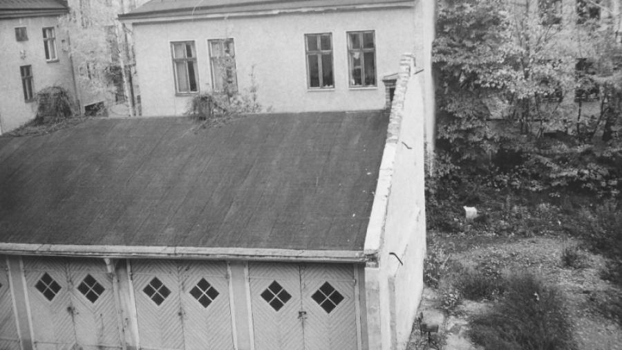 KB-004-U-1719, Gårdsinteriör Oskarsvägen, 1970-TAL